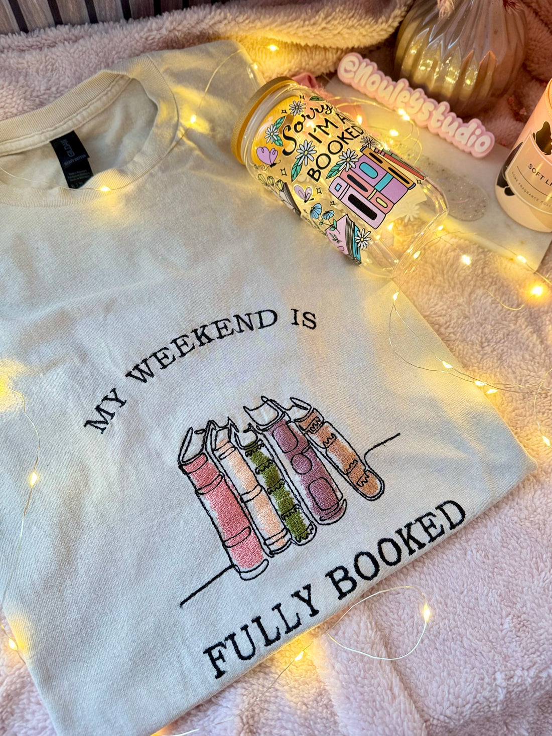 Lees, Droom & Draag: Borduurshirts voor de Bookish Soul